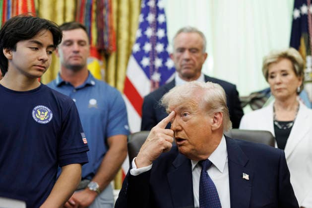 May 5, 2026, Washington, District Of Columbia, USA: United States President Donald J Trump speaks before signing a proclamation in the Oval Office of the White House in Washington, DC, USA, on May 5, 2026. The memorandum is set to restore the Presidential Fitness Test Award, a competitive school-based fitness program last seen under the Obama administration Washington USA  - ZUMAs152 20260505_faa_s152_006 Copyright: xTomxBrennerx-xPoolxviaxCNPx