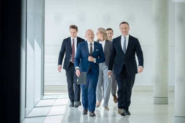 Bundestagsfraktion, CDU CSU Bundestag, Bundestagsfraktion, CDU CSU, Vorsitzender, Jens Spahn, CDU, Erster Stellvertreter, Alexander Hoffmann, CSU Berlin Berlin GER *** Bundestag parliamentary group, CDU CSU Bundestag, Bundestag parliamentary group, CDU CSU, Chairman, Jens Spahn, CDU, First Deputy, Alexander Hoffmann, CSU Berlin Berlin GER