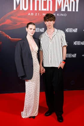 Schauspielerin und Model Lucy Hellenbrecht mit ihrem Freund Model Lian Hansen bei der Deutschlandpremiere von Mother Mary im Cinenova Kino. Köln, 05.05.2026 NRW Deutschland Copyright: xChristophxHardtx