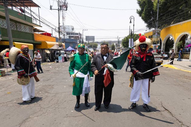 May 5, 2026, Mexico City, Mexico: Residents of the Penon de los Banos neighborhood took part in a civic reenactment marking the 164th anniversary of the Battle of Puebla, in which the Mexican army defeated French forces on May 5, 1862. The commemoration included parades, military uniforms and recreations of the historic battle in the Venustiano Carranza borough. Mexico City Mexico  - ZUMAl178 20260505_znp_l178_054 Copyright: xCristianxLeyvax
