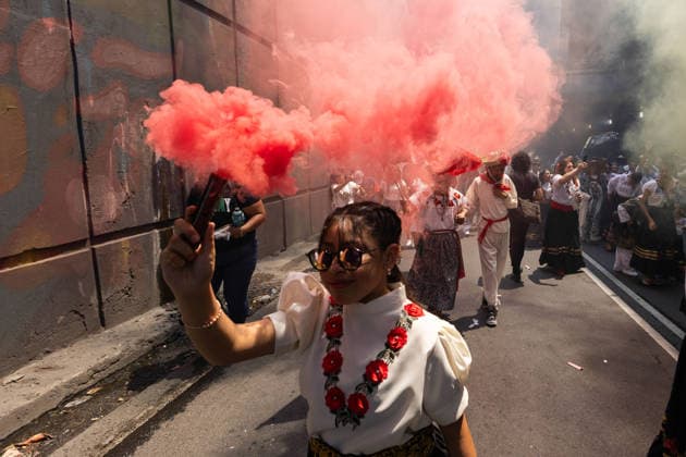 May 5, 2026, Mexico City, Mexico: Residents of the Penon de los Banos neighborhood took part in a civic reenactment marking the 164th anniversary of the Battle of Puebla, in which the Mexican army defeated French forces on May 5, 1862. The commemoration included parades, military uniforms and recreations of the historic battle in the Venustiano Carranza borough. Mexico City Mexico  - ZUMAl178 20260505_znp_l178_032 Copyright: xCristianxLeyvax