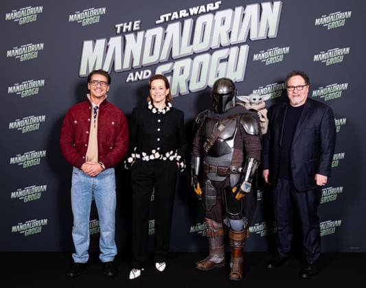 Avp The Mandalorian and Grogu at Grand Rex Vip Actor Pedro Pascal Sigourney Weaver and Jon Favreau 455628 2026 05 05  Copyright: xIvankaxVoisinx xStarfacex STAR_455628_066