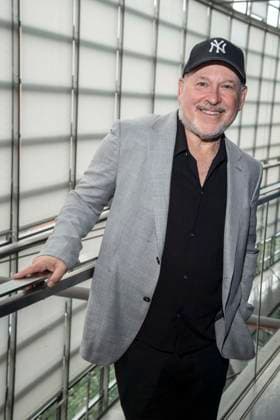 ABB DRACULA- Frank Wildhorn auf dem blauen Teppich bei der Pemiere von Dracula - Das Musical im BlueMax Theater am 05.05.2026 in Berlin Berlin Deutschland