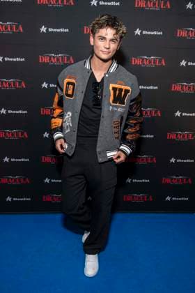 ABB DRACULA- Benni BK auf dem blauen Teppich bei der Pemiere von Dracula - Das Musical im BlueMax Theater am 05.05.2026 in Berlin Berlin Deutschland