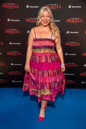 ABB DRACULA- Caterina Pogorzelski auf dem blauen Teppich bei der Pemiere von Dracula - Das Musical im BlueMax Theater am 05.05.2026 in Berlin Berlin Deutschland