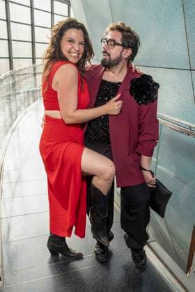 ABB DRACULA- Anika Lehmann und Steven Preisner auf dem blauen Teppich bei der Pemiere von Dracula - Das Musical im BlueMax Theater am 05.05.2026 in Berlin Berlin Deutschland