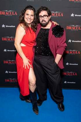 ABB DRACULA- Anika Lehmann und Steven Preisner auf dem blauen Teppich bei der Pemiere von Dracula - Das Musical im BlueMax Theater am 05.05.2026 in Berlin Berlin Deutschland