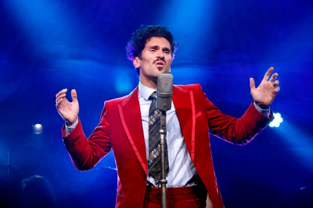 Vladimir Korneev beim Photocall zu seinem neuen Programm Vladimir Korneev singt Dalida - Um nicht allein zu sein im Tipi am Kanzleramt. Berlin, 05.05.2026
