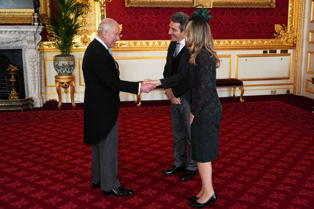 Audience at St James Palace Fabio Cassese, Ambassador from Italy, accompanied by Flaminia Battistelli, presents his credentials during an audience with King Charles III (left) at St James s Palace, London. Picture date: Wednesday May 6, 2026., Credit:Aaron Chown Avalon UK  Copyright: xAaronxChownx xAvalonx 1096899822