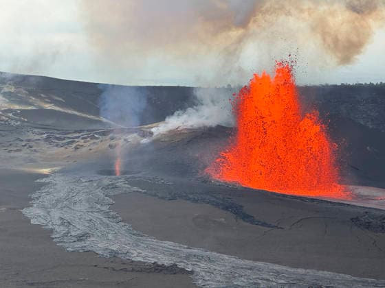Creative Highlights World May 6, 2026, Kilauea, Hi, United States of America: The north vent erupts shooting molten lava into the air during episode 46 at the summit of KÄÂ«lauea inside the Hawaii Volcanoes National Park, May 5, 2026 near Hilo, Hawaii. The south vent (left in photo) spattered intermittently during the first half of episode 46, and gas jetting continued to be visible during the latter half of episode. Kilauea United States of America - ZUMAp138 20260506_zaa_p138_007 Copyright: xMatthewxPatrick Usgsx