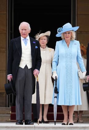 Royal Garden Party at Buckingham Palace (left to right) King Charles III, the Princess Royal and Queen Camilla stand at the top of the Garden steps before the start of a Royal Garden Party at Buckingham Palace, London. Picture date: Wednesday May 6, 2026., Credit:Aaron Chown Avalon UK, London  Copyright: xAaronxChownx xAvalonx 1096939039