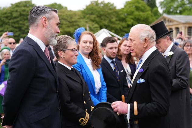 Royal Garden Party at Buckingham Palace King Charles III (right) talks to emergency workers during a Royal Garden Party at Buckingham Palace, London. Picture date: Wednesday May 6, 2026., Credit:Aaron Chown Avalon UK, London  Copyright: xAaronxChownx xAvalonx 1096939175