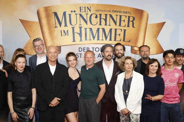 Kinopremiere,14.Mai2026 Das Filmteam bei der Premiere der bayerischen Komödie Ein Münchner im Himmel Der Tod ist erst der Anfang im festlichem Rahmen, kurz vor dem offiziellen Kinostart am 14. Mai 2026 im Mathäser Filmpalast. München, 06.05.2026 München Maltäser KIno Bayern D Copyright: xAgenturxMatthiasxWehnertx xReinhardxZichyx