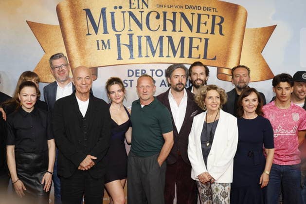 Kinopremiere,14.Mai2026 Das Filmteam bei der Premiere der bayerischen Komödie Ein Münchner im Himmel Der Tod ist erst der Anfang im festlichem Rahmen, kurz vor dem offiziellen Kinostart am 14. Mai 2026 im Mathäser Filmpalast. München, 06.05.2026 München Maltäser KIno Bayern D Copyright: xAgenturxMatthiasxWehnertx xReinhardxZichyx