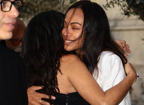 Gala dinner at the Pinault family s Giorgio Cini Foundation. Pictured: Salma Hayek, Zoe Saldana  Copyright: xMatteoxChinellatox xipa-agency.netx xipa-agency.netx xMatteoxChinellatox IPA_Agency_IPA74478210