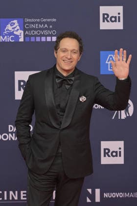 News - 71^ Edizione David di Donatello 2026 - Cerimonia di Premiazione Claudio Santamaria - dressing Luis Vuitton - attends the photocall during the 71th David Di Donatello at Cinecitta Studios on May 06, 2026 in Rome, Italy Roma Roma Italy Copyright: xRobertoxBettacchix xLiveMediax LPN_2434785
