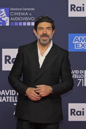 News - 71^ Edizione David di Donatello 2026 - Cerimonia di Premiazione Pierfrancesco Favino attends the photocall during the 71th David Di Donatello at Cinecitta Studios on May 06, 2026 in Rome, Italy Roma Roma Italy Copyright: xRobertoxBettacchix xLiveMediax LPN_2435063
