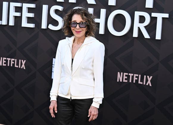 ˜Marty, Life is Short™ Premiere Andrea Martin arriving to the premiere of Marty, Life is Short at the Egyptian Theatre on May 6, 2026 in Hollywood, CA. Hollywood Egyptian Theatre California USA Copyright: xStarbuck xAFF-USA.COMx