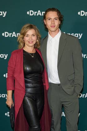 Tina Ruland mit Sohn Jahvis - Weltpremiere von Cannabe - Die Doku mit Capo im Delphi Kino in Berlin am 06.05.2026. Premiere Cannabe - Die Doku mit Capo