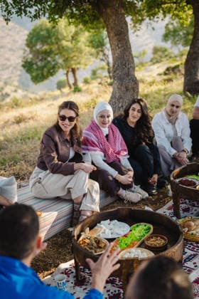 06-05-2026 Jordan Queen Rania Al Abdullah visited the village of Saham Al Kafarat in the governorate of Irbid, where she joined a group of local young men and women for a hike in a scenic area overlooking the Yarmouk River. Â  Copyright: xPPEx
