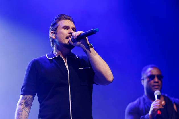 Die Sänger Lee Ryan und Simon Webbe von der britischen Pop-Boyband Blue bei ihrem Auftritt im Rahmen der 25th Anniversary-Tour im Palladium Köln. Köln, 06.05.2026 NRW Deutschland Copyright: xChristophxHardtx