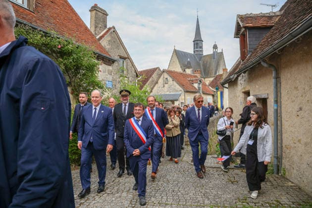Prince Albert II Visit To Montresor S.A.S. Prince Albert II of Monaco visits Montrésor, Indre-et-Loire, France on May 6, 2026, following the footsteps of one of his ancestors, Imbert de Batarnay (1438-1523). Welcomed by the prefect of Indre-et-Loire and Frédéric Gaultier, mayor of Montrésor, the Sovereign Prince visited the collegiate church where Imbert de Batarnay rests before touring the château and addressing the local population gathered in the park. Photo by Pascal Avenet ABACAPRESS.COM Montresor Indre-et-Loire (37) France  Copyright: xAvenetxPascal ABACAx
