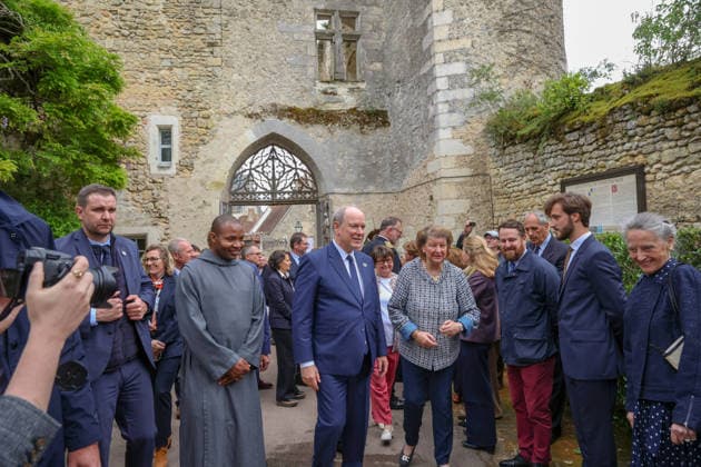 Prince Albert II Visit To Montresor S.A.S. Prince Albert II of Monaco visits Montrésor, Indre-et-Loire, France on May 6, 2026, following the footsteps of one of his ancestors, Imbert de Batarnay (1438-1523). Welcomed by the prefect of Indre-et-Loire and Frédéric Gaultier, mayor of Montrésor, the Sovereign Prince visited the collegiate church where Imbert de Batarnay rests before touring the château and addressing the local population gathered in the park. Photo by Pascal Avenet ABACAPRESS.COM Montresor Indre-et-Loire (37) France  Copyright: xAvenetxPascal ABACAx