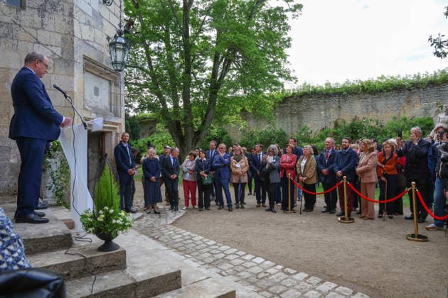 Prince Albert II Visit To Montresor S.A.S. Prince Albert II of Monaco visits Montrésor, Indre-et-Loire, France on May 6, 2026, following the footsteps of one of his ancestors, Imbert de Batarnay (1438-1523). Welcomed by the prefect of Indre-et-Loire and Frédéric Gaultier, mayor of Montrésor, the Sovereign Prince visited the collegiate church where Imbert de Batarnay rests before touring the château and addressing the local population gathered in the park. Photo by Pascal Avenet ABACAPRESS.COM Montresor Indre-et-Loire (37) France  Copyright: xAvenetxPascal ABACAx