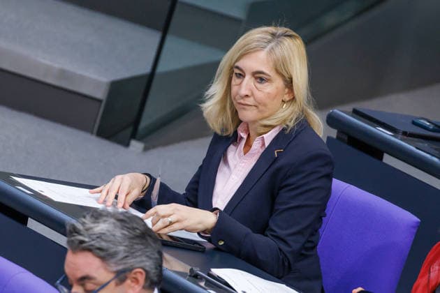 Bundestag Nina Warken (CDU), Bundesgesundheitsministerin im Deutschen Bundestag am 07.05.26 in Berlin. Berlin Berlin Deutschland Bundestag *** Bundestag Nina Warken CDU , Federal Minister of Health in the German Bundestag on 07 05 26 in Berlin Berlin Berlin Germany Bundestag