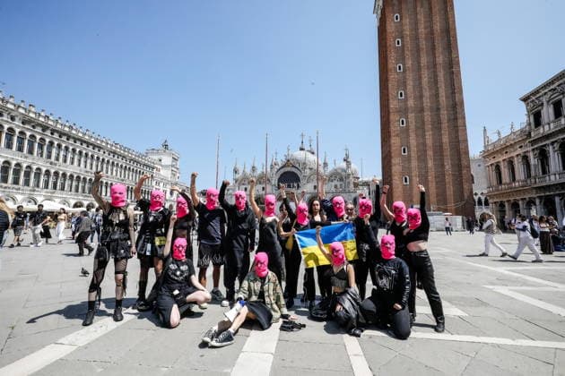 May 7, 2026, Venice, Rome, Italy: May 7, 2026, Venice. 61st International Art Exhibition of the Venice Biennale, titled In Minor Keys and curated by Koyo Kouoh. Giardini della Biennale - Protest by the Pussy Riot collective in Piazza San Marco against the reopening of the Russian Pavilion at the 2026 Venice Art Biennale, led by Pussy Riot and Nadya Tolokonnikova. Venice Italy  - ZUMAa289 20260507_zia_a289_244 Copyright: xMircoxToniolox xAgfx