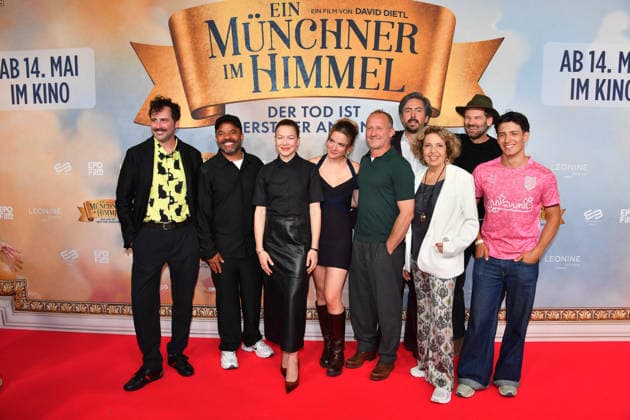 Gruppenfoto Cast Premiere Ein Münchner im Himmel - Der Tod ist erst der Anfang Kinofilm Mathäser Filmpalast München 06. Mai 2026