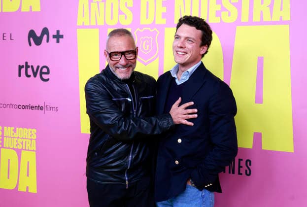 Hombres G premiere their film, Los mejores anos de nuestra vida Goyo González during the premiere of the film Los mejores anos de nuestra vida , on May 7, 2026, in Madrid Spain It is an intimate and emotional portrait of Hombres G, a band that marked several generations and is still as relevant as in its beginnings Through unpublished material and a contemporary look, the documentary celebrates 40 years of friendship, music and inexhaustible energy 07 MAY 2026 Madrid Madrid Madrid Spain  Copyright: xJosexVelascox 7507246