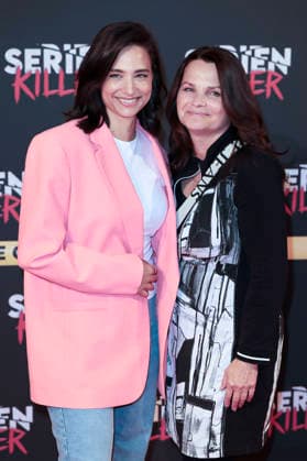 Amira Aly mit ihrer Mutter Mirjam Svetnik bei der Premiere von Serienkiller - Die True Crime Ausstellung in der Oskar-Jäger-Straße 99. Köln, 07.05.2026