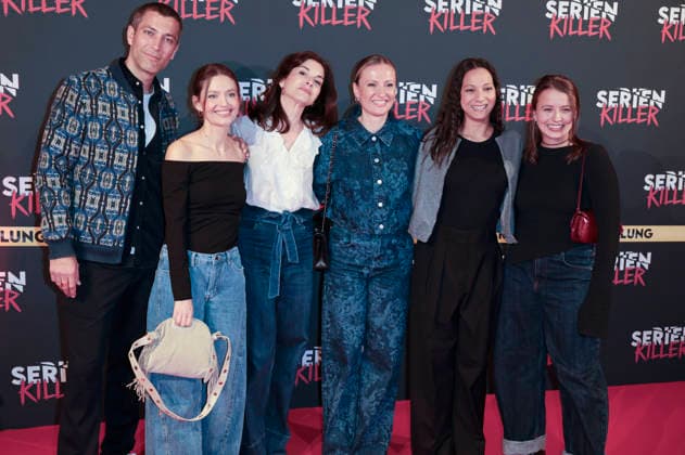 Florian Thunemann, Amrei Haardt, Bianca Hein, Ania Niedieck, Shaolyn Fernandez und Julia Wiedemann bei der Premiere von Serienkiller - Die True Crime Ausstellung in der Oskar-Jäger-Straße 99. Köln, 07.05.2026
