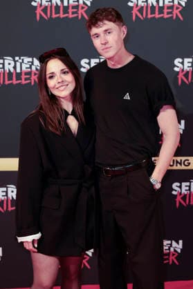 Robin Schick und Begleitung bei der Premiere von Serienkiller - Die True Crime Ausstellung in der Oskar-Jäger-Straße 99. Köln, 07.05.2026