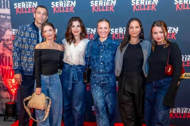 ABB SERIENKILLER- Florian Thunemann (Schauspieler),Amrei Haardt (Schauspielerin), Bianca Hein (Schauspielerin), Ania Niedieck (Schauspielerin), Shaolyn Fernandez (Schauspielerin), Julia Wiedemann (Schauspielerin) zu Gast bei der Eroeffnung der True Crime Ausstellung Serien Killer am 07.05.2026 in Köln Ehrenfeld NRW Deutschland