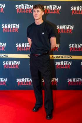 ABB SERIENKILLER- Robin Schick Schauspieler zu Gast bei der Eroeffnung der True Crime Ausstellung Serien Killer am 07.05.2026 in Köln Ehrenfeld NRW Deutschland