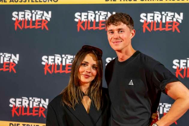 ABB SERIENKILLER- Antonia Kolano Robin Schick Schauspieler zu Gast bei der Eroeffnung der True Crime Ausstellung Serien Killer am 07.05.2026 in Köln Ehrenfeld NRW Deutschland