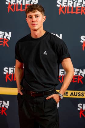 ABB SERIENKILLER- Robin Schick Schauspieler zu Gast bei der Eroeffnung der True Crime Ausstellung Serien Killer am 07.05.2026 in Köln Ehrenfeld NRW Deutschland