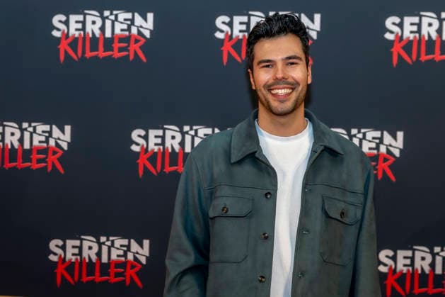 ABB SERIENKILLER- Riccardo Vaccaro Moderator zu Gast bei der Eroeffnung der True Crime Ausstellung Serien Killer am 07.05.2026 in Köln Ehrenfeld NRW Deutschland