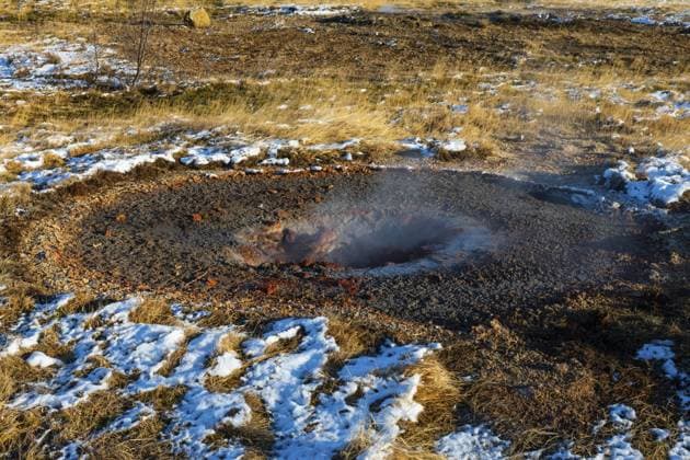 Heise Quelle, Schnee, Winter, Haukadalur-Tal, Golden Circle, Island, Skandinavien Heise spring, snow, winter, Haukadalur Valley, Golden Circle, Iceland, Scandinavia Copyright: imageBROKER WolfgangxVeeser ibxwve17118660.jpg
