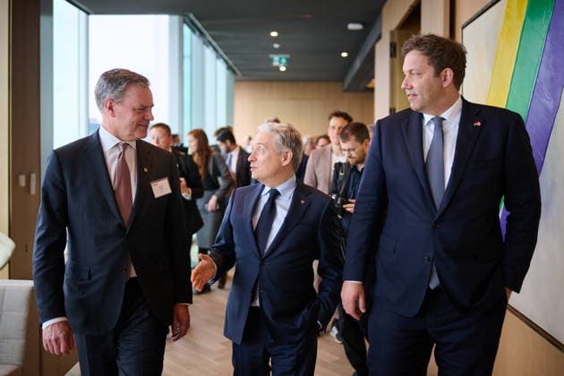 May 8, 2026, Toronto, On, Canada: CIBC president and CEO Harry Culham, left to right, Minister of Finance and National Revenue Franvßois-Philippe Champagne and German Vice-Chancellor and Federal Minister of Finance Lars Klingbeil arrive to a CIBC roundtable with the German-Canadian Chamber of Industry and Commerce in Toronto, on Friday, May 8, 2026. Toronto Canada  - ZUMAc35_ 20260508_zaf_c35_100 Copyright: xSammyxKoganx