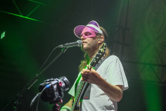 Die Band Sportfreunde Stiller mit Peter Brugger, Florian Weber und Rüdiger Linhof während ihres Konzerts im Haus Auensee in Leipzig am 8. Mai 2026. Die Aufnahmen entstanden im Rahmen der aktuellen 30 wunderbaren Jahren-Tournee 2026 der Münchner Indie-Rock-Band. Sportfreunde Stiller 2026