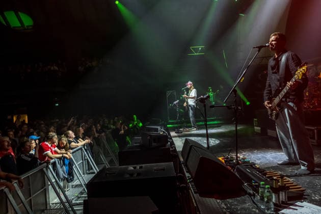 Die Band Sportfreunde Stiller mit Peter Brugger, Florian Weber und Rüdiger Linhof während ihres Konzerts im Haus Auensee in Leipzig am 8. Mai 2026. Die Aufnahmen entstanden im Rahmen der aktuellen 30 wunderbaren Jahren-Tournee 2026 der Münchner Indie-Rock-Band. Sportfreunde Stiller 2026