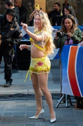 May 8, 2026, New York, Ny, United States: Zara Larsson performs on stage during the Citi Concert Series Today. Pop star Zara Larsson performed live on the Citi Concert Series Today for NBC s Today Show. Fans gathered at The Plaza at Rockefeller Center in New York City to watch the singer perform her latest hits as part of the morning show s summer concert lineup. New York United States - ZUMAs197 20260508_aaa_s197_107 Copyright: xRonxSmitsx
