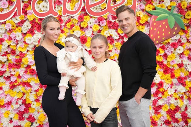 VIP-Abend im Gertrudenhof Erdbeerpark. Cedric Beidinger und Eliza Klenner mit Tochter Leni Lotta und Lilly beim VIP-Abend im Gertrudenhof Erdbeerpark am 08.05.2026 in Huerth. Hürth Gertrudenhof Erdbeerpark Nordrhein-Westfalen *** VIP evening at Gertrudenhof Strawberry Park Cedric Beidinger and Eliza Klenner with daughter Leni Lotta and Lilly at the VIP evening at Gertrudenhof Strawberry Park on 08 05 2026 in Huerth Hürth Gertrudenhof Strawberry Park North Rhine-Westphalia