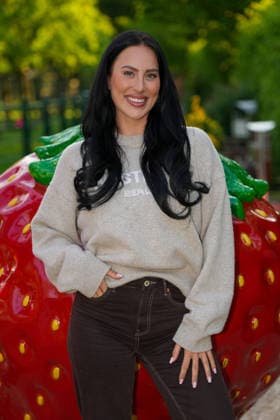 VIP-Abend im Gertrudenhof Erdbeerpark. Jessica Hnatyk beim VIP-Abend im Gertrudenhof Erdbeerpark am 08.05.2026 in Huerth. Hürth Gertrudenhof Erdbeerpark Nordrhein-Westfalen