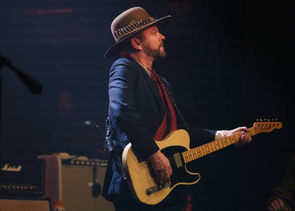Kiefer Sutherland in concert at the Alhambra in Paris during his Love Will Bring You Home tour on May 8, 2026 After a career spanning both film and the series 24 Heures chrono , American actor Kiefer Sutherland continues his musical career blending pop, rock et country Denis Guignebourg Bestimage Kiefer Sutherland in concert at the Alhambra in Paris during his Love Will Bring You Home tour on May 8, 2026 After a career spanning both film and the series 24 , American actor Kiefer Sutherland continues his musical career, blending pop, rock, and country Paris France  Copyright: xDenisxGuignebourgx xBestimagexDenisxGuignebourgx xBestimagex