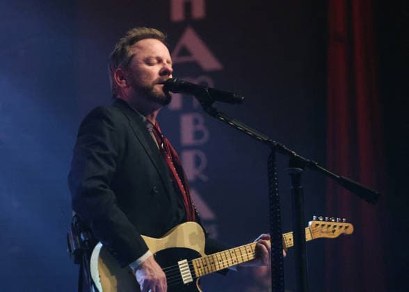 Kiefer Sutherland in concert at the Alhambra in Paris during his Love Will Bring You Home tour on May 8, 2026 After a career spanning both film and the series 24 Heures chrono , American actor Kiefer Sutherland continues his musical career blending pop, rock et country Denis Guignebourg Bestimage Kiefer Sutherland in concert at the Alhambra in Paris during his Love Will Bring You Home tour on May 8, 2026 After a career spanning both film and the series 24 , American actor Kiefer Sutherland continues his musical career, blending pop, rock, and country Paris France  Copyright: xDenisxGuignebourgx xBestimagexDenisxGuignebourgx xBestimagex