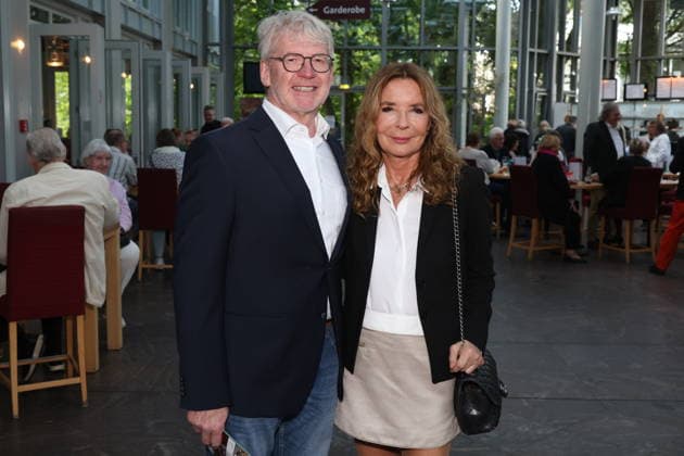 Pianistin Jasmin Böttger mit Jürgen Wollny, Premierenfeier der Komödie 53 Sonntage mit prominenten Gästen in der Komödie Winterhuder Fährhaus, Hamburg 8.5.2026